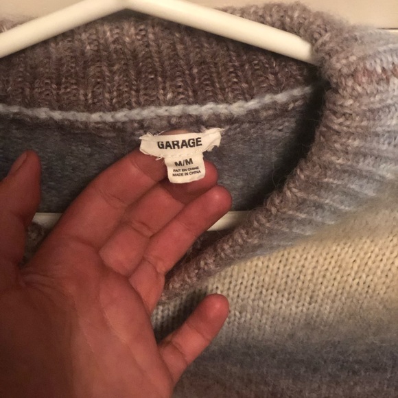 Belly button sweater from garage - Picture 3 of 3